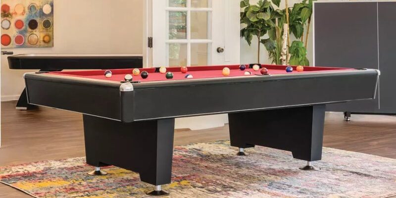 Black Diamond pool Table