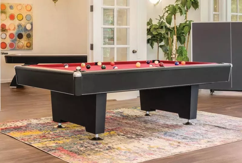 Black Diamond pool Table