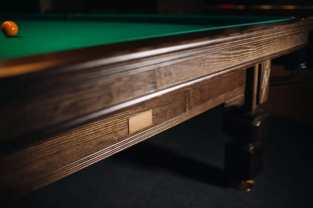 Oak pool table - Presidential Billiards